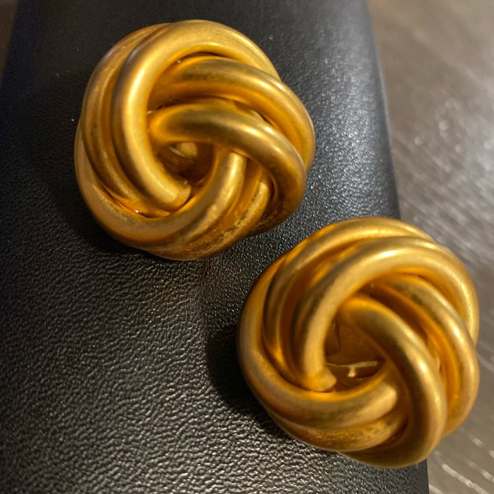 Mayte gold tone vintage Earrings